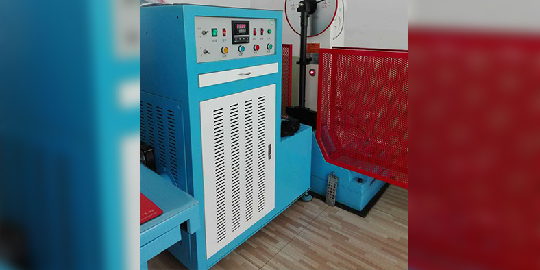 試驗機